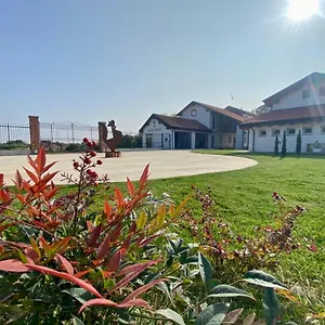 https://cascina-mora-bassa.it-lombardy.com